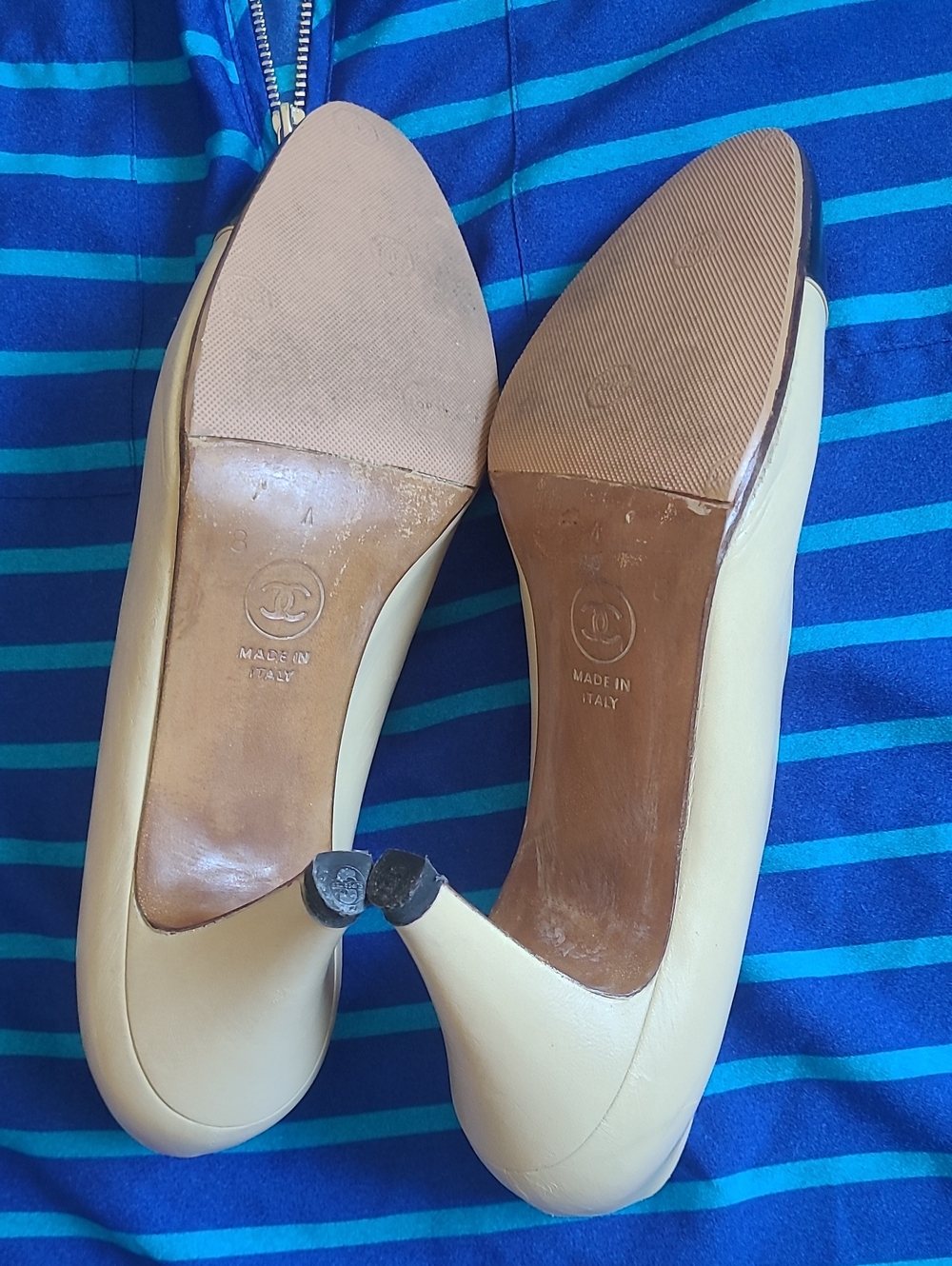 CHANEL Beige Leather Pumps with Black Cap Toe - Picture 8 of 10
